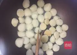 Illustration of how to make fish head stewed bean cake 5