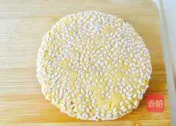 Illustration of how to make sesame pumpkin cake with bean paste filling (electric baking pan version) 14