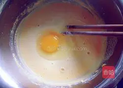 Illustration of how to make egg cornmeal cake 4