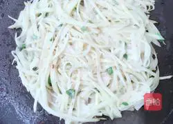 Illustration of how to make spiced potato pancakes 8