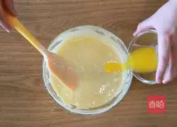 Illustration of how to make bean paste and decorated sponge Huaizi cake 6