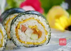 Illustration of how to make fruit and vegetable duck egg sushi rolls 1