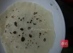 Illustration of how to make chive egg pancake 2