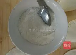 Illustration of how to make dough sugar cakes 4