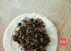 Illustration of how to make crispy prune pancake 9