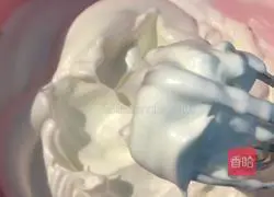 Illustration of how to make cream cake roll 3