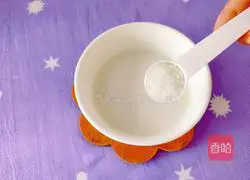 Fresh Illustration of how to make shrimp and purple potato pancakes 3