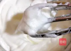 Illustration of how to make cream cake roll 6