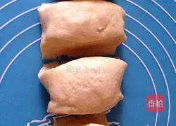 Illustration of how to make hand cakes 3