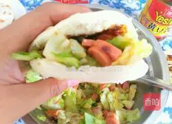 Illustration of how to make Chinese burgers with pancakes and vegetables 8