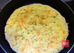 Illustration of how to make carrot and egg pancakes 7