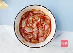 Illustration of how to make pancake meat rolls 3