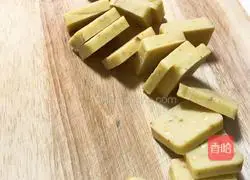 Illustration of how to make peanut almond cake 8