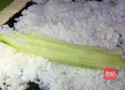 Illustration of how to make simple sushi at home 3