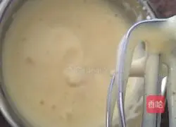 Illustration of how to make banana milk waffles 8