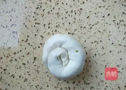 Illustration of how to make pork and celery pancakes 18