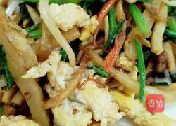 Illustration of how to make stir-fried pancakes with mixed vegetables, minced meat and eggs 5