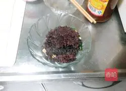 Tomato, Caviar and Purple Rice Illustration of how to make sushi 2