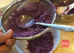 Illustration of how to make purple sweet potato and sesame cake 5