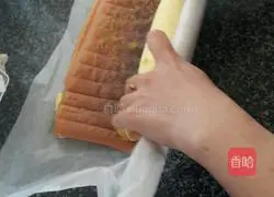 Illustration of how to make orange jam cake roll 16