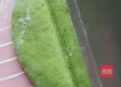 Illustration of how to make small leaf bean paste cake 10