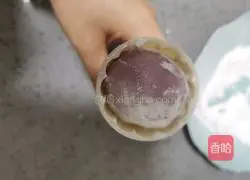 Illustration of how to make glutinous rice cakes with purple potato and bean paste 17