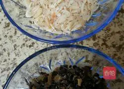 Illustration of how to make spring seasonal vegetables: leek, egg and shrimp pancake 3