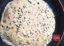 Illustration of how to make egg and green onion cake 5