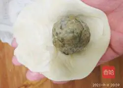 Illustration of how to make egg yolk cake 12