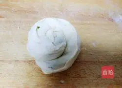 Illustration of how to make oily onion cake 12