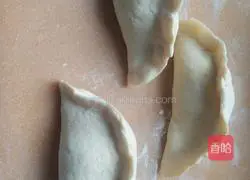 Illustration of how to make cabbage and meat pie 5