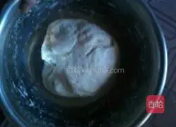 Illustration of how to make chive egg pancake 1