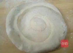 Illustration of how to make Zhixiang oil cake 8