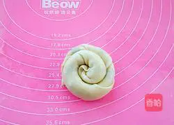 Illustration of how to make scallion pancakes 11