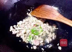 Illustration of Laoganma's fried pancakes 6