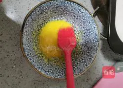 Illustration of how to make grilled sausages with hand cakes 8