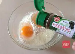 Illustration of how to make cabbage and egg pancakes 4