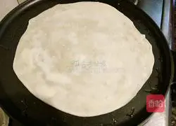 Illustration of how to make fried bean sprouts and shredded pork pancakes 4