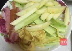 Illustration of how to make ham sushi 2