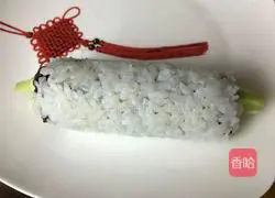 Illustration of how to make ham and cheese sushi rolls 5