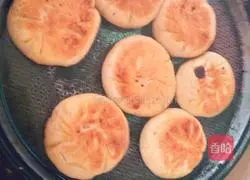 Illustration of making glutinous rice and bean paste cake 9