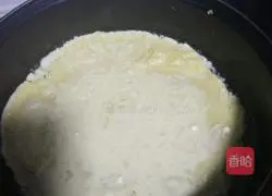 Illustration of how to make egg and sesame cake 5