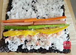 Illustration of how to make homemade sushi rolls 4