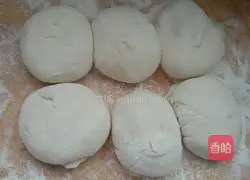 Leek and Beef Pie.Recipe Illustration 1