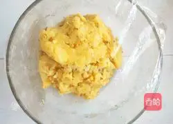 Childhood memories: Illustration of how to make peach cakes that are so crispy that they fall apart in one bite