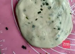 Illustration of how to make green onion cake 11