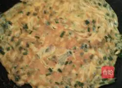 Illustration of how to make chive egg pancake 6