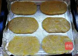 Illustration of how to make spiced scones 15