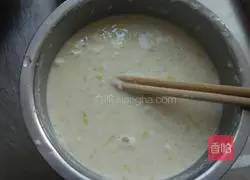 Illustration of how to make green onion and egg pancakes 5