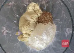 Press the soy milk and fry the bean dregs cake! Illustration 3